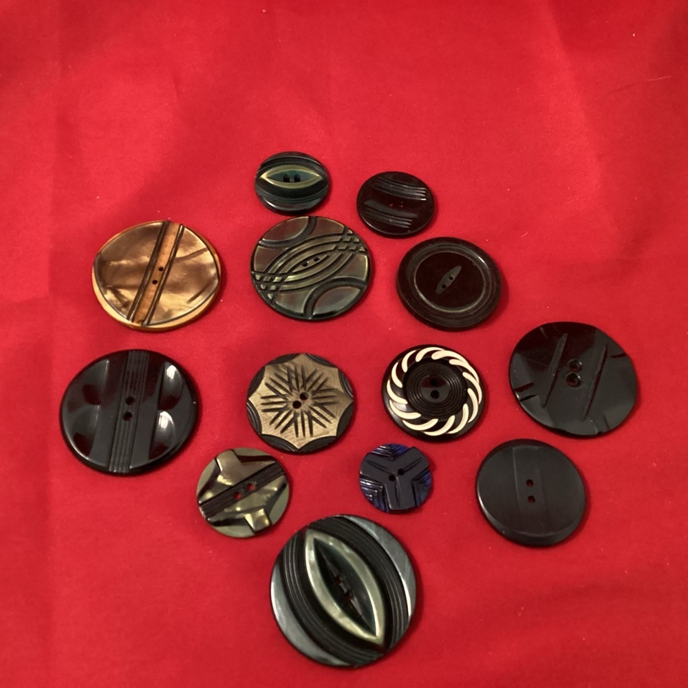 Vintage etched geometrical pattern sewing buttons lot